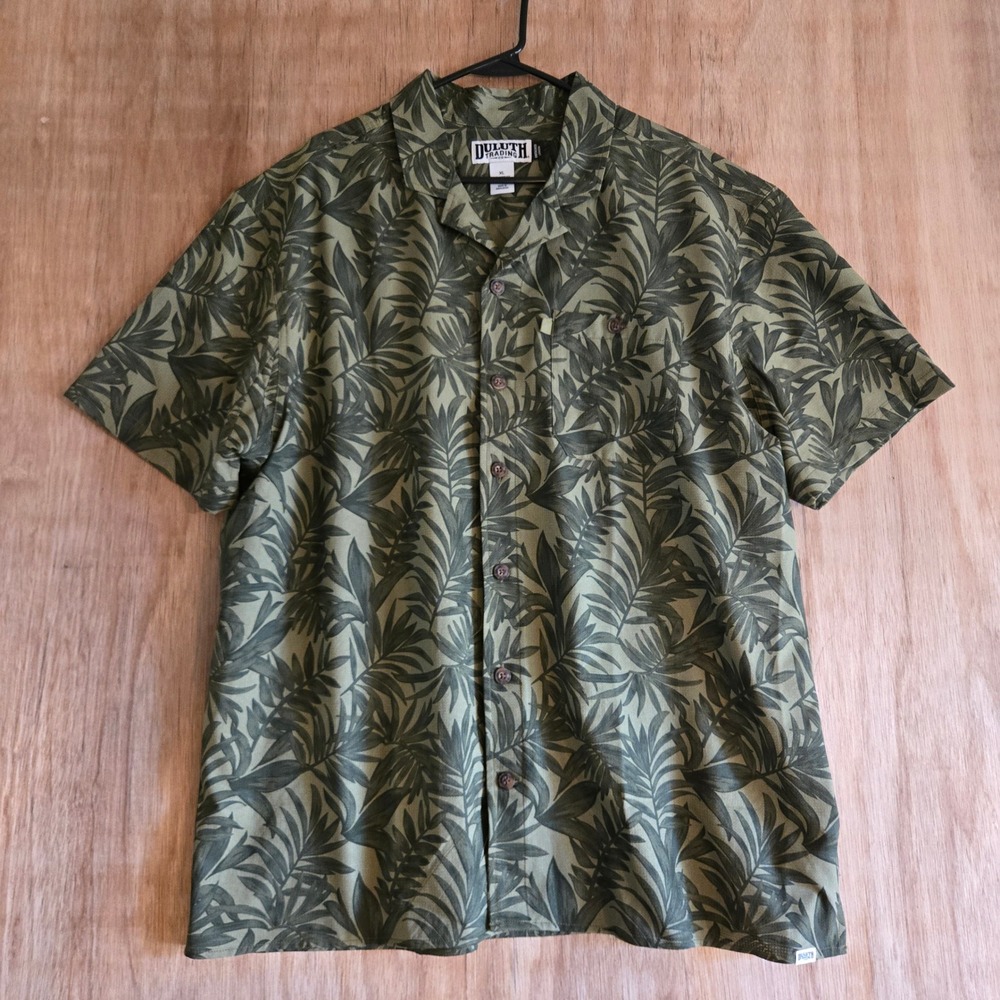 Duluth Trading Co Mens XL Relaxed Fit Short Sleeve Palm Print Shirt Green